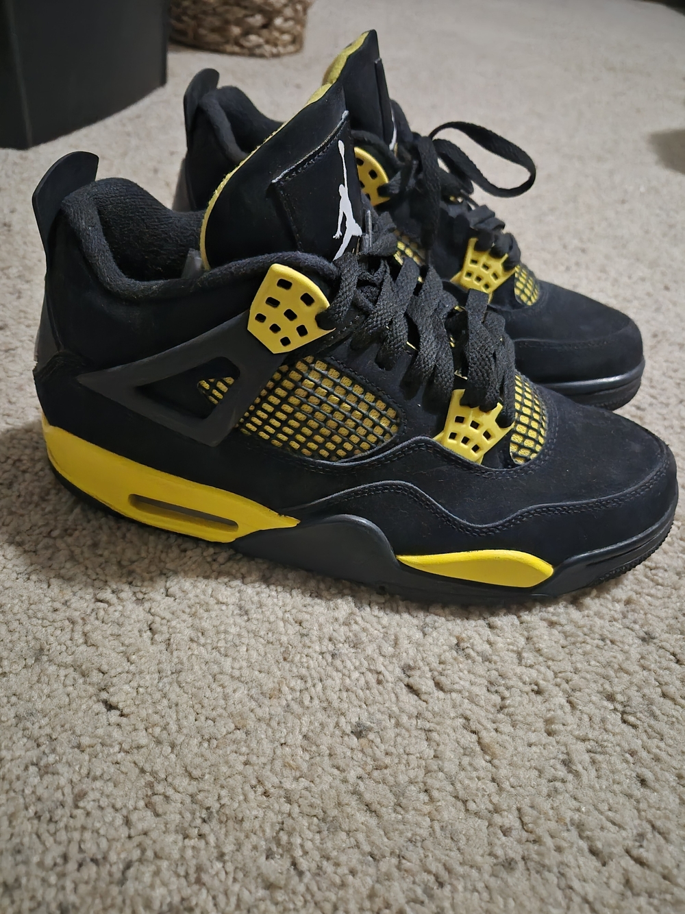 Air Jordan 4 Retro Thunder